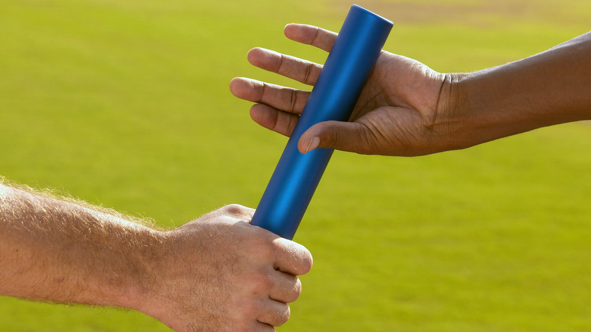 最刺激瞬间：比赛中的绝妙配合令观众惊叹，比赛刺激的成语